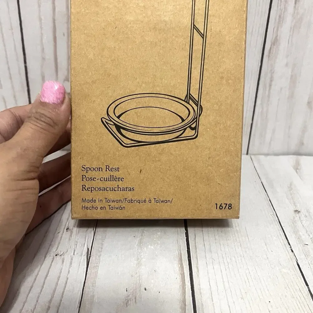 Pampered Chef Spoon Rest #1678 White Round Ceramic Dish Metal Stand New in Box